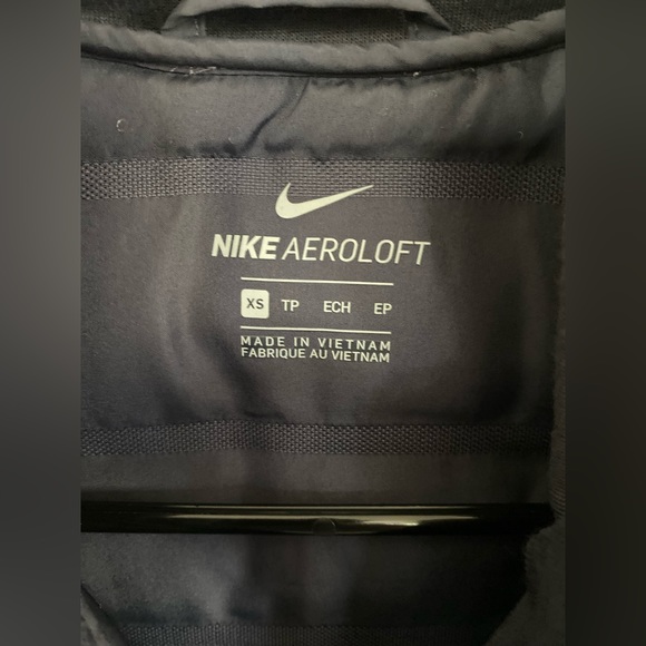 Nike Women's AeroLoft Repel Vest - Picture 8 of 9